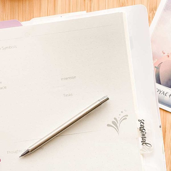 How to use a habit tracker for moon journaling